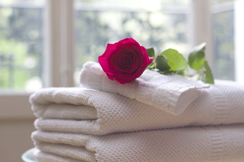 Czyste ręczniki hotelowe